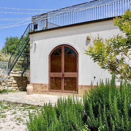 Отель Roba Albanisi Aragona Экстерьер фото