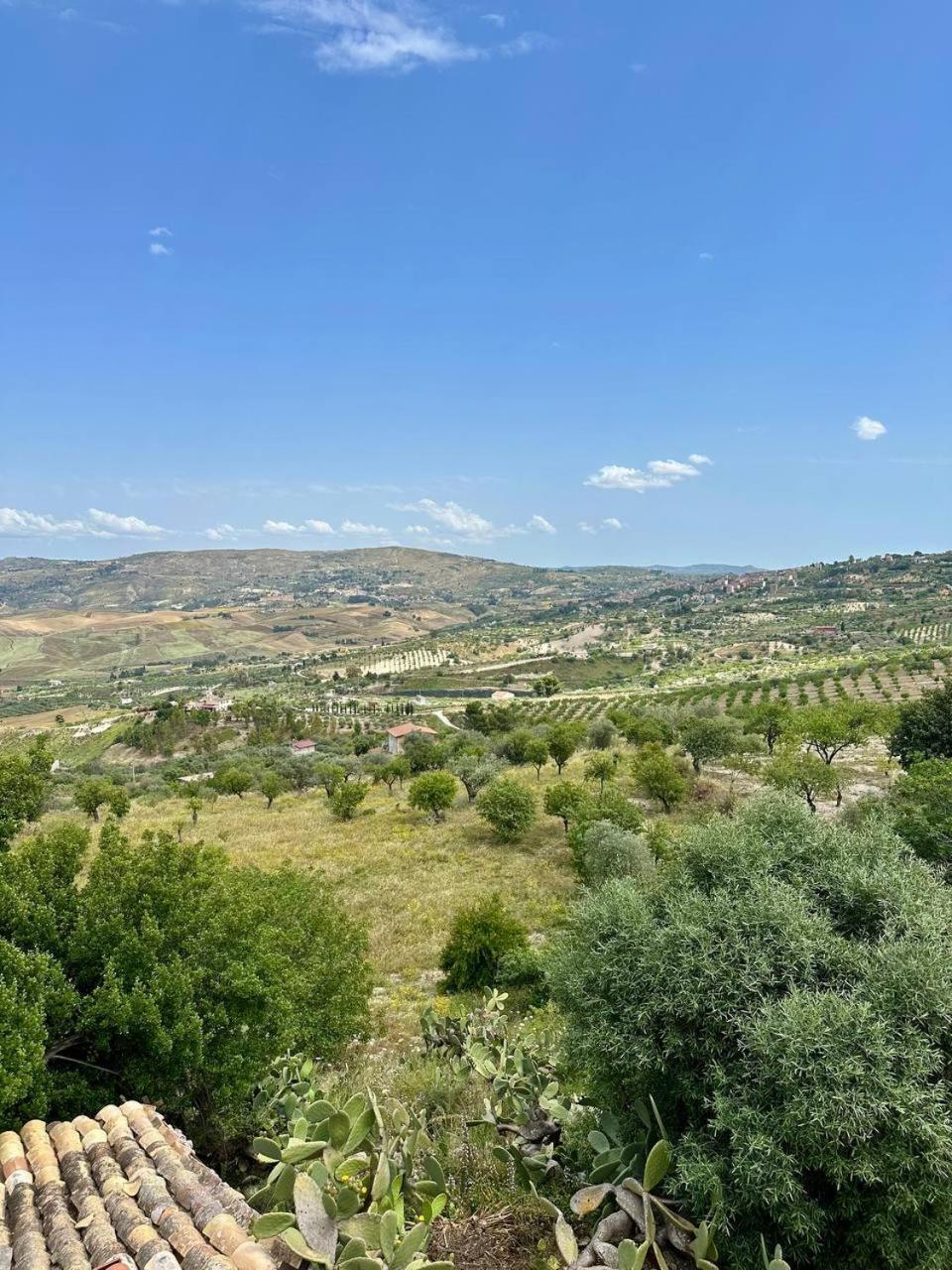 Отель Roba Albanisi Aragona Экстерьер фото